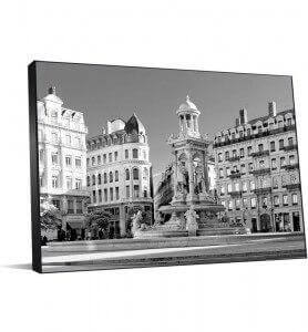 DÉCORATION DE BUREAU D'ENTREPRISE SQUARE DES JACOBINS À LYON NOIR ET BLANC